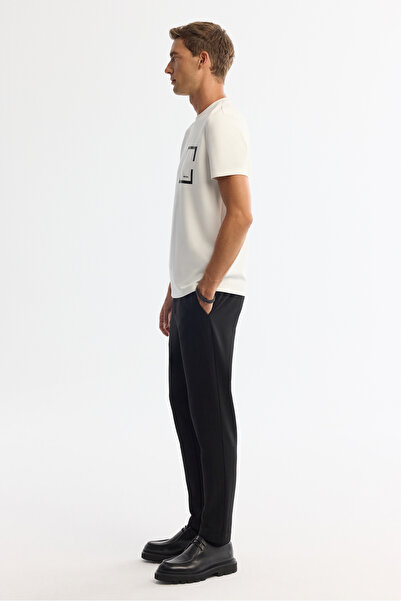 Avva Ανδρικό μπλουζάκι με λαιμόκοψη εκρού με στάμπα ελαστάνης κανονικής εφαρμογής A42Y1020