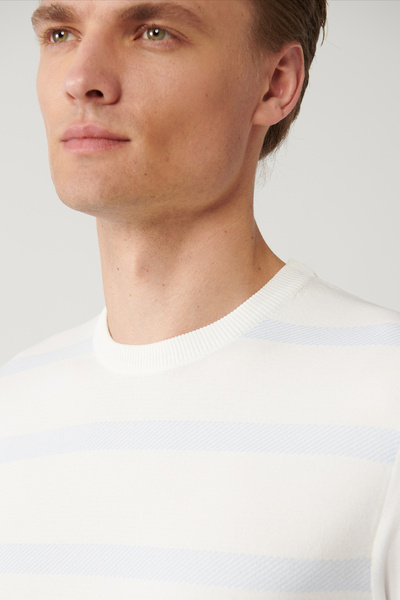 Avva Ανδρικό μπλουζάκι με ριγέ πλεκτό ραγιόν με λαιμόκοψη εκρού, κανονική εφαρμογή A41Y5031