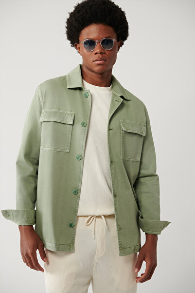 Avva Jachetă din denim pentru bărbați, verde, cu guler clasic, vopsită în țesătură, cu buzunare, 100% bumbac, cu potrivire confortabilă A41Y6005