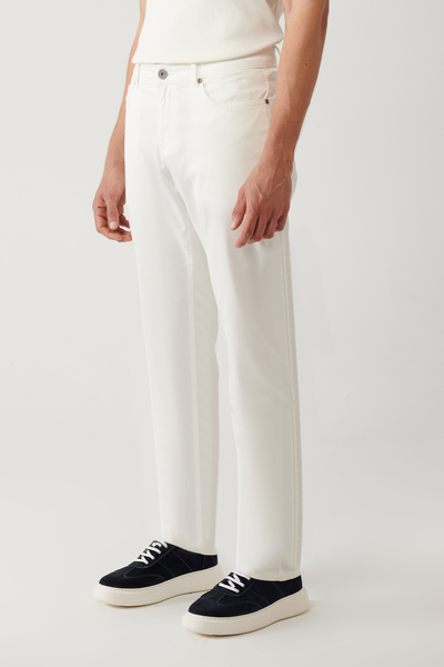 Avva Ανδρικό παντελόνι σε λευκό χρώμα Classic Waist 5 Pocket Slim Fit A41Y3071