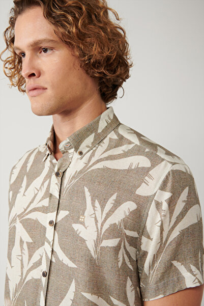 Avva Men's Mink Bottom Britli Collar Viscose Blended Short Sleeve Regular Fit Shirt A41Y2162