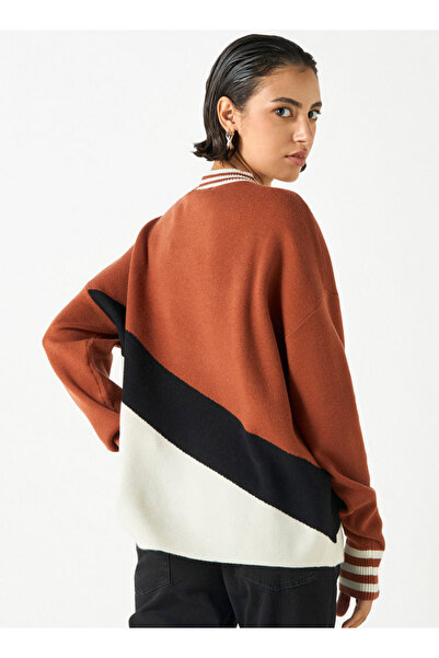 2Xtremz Colourblock Sweater With High Neck