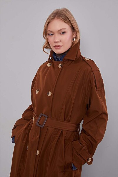 Levidor Tan Trench Coat with Button Closure