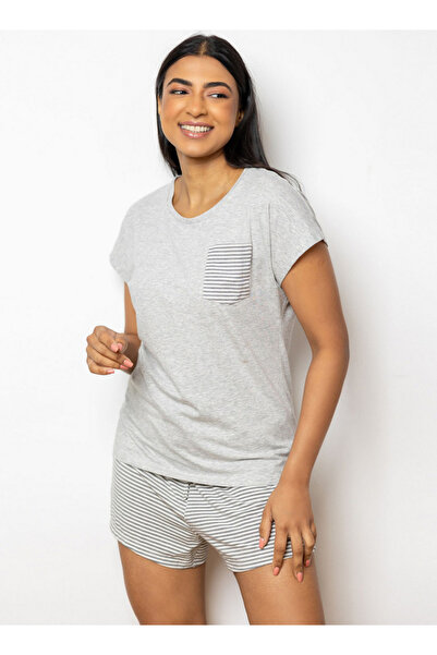 Aadaraya Solid T-shirt and Striped Shorts Set