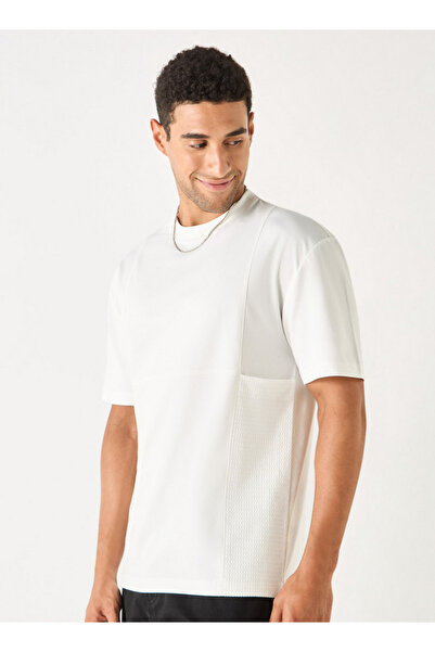 Lee Cooper تي شيرت مقصوص ومخيط بنمط منسوج مع رقبة دائرية