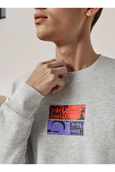 SP Characters سويت شيرت مطبوع عليه ريك ومورتي