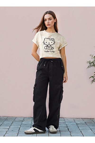 SP Characters تي شيرت قصير بطبعة هالو كيتي وأكمام طويلة