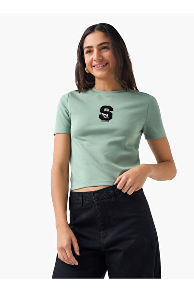 SP Characters تي شيرت مطرز بشخصية سنوبي بأكمام قصيرة