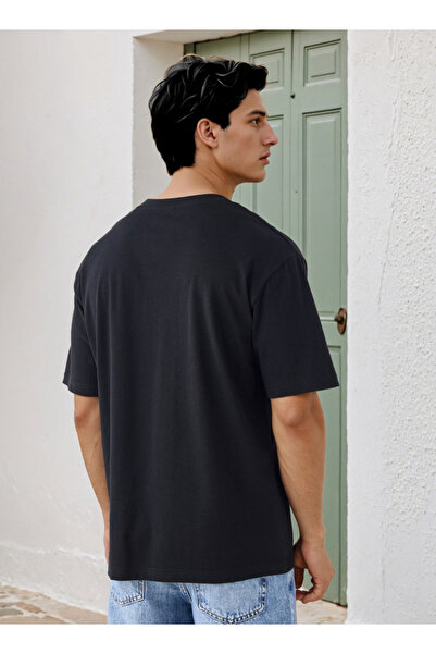 SP Characters تي شيرت مطبوع بقصّة مريحة