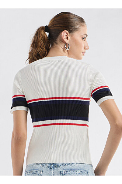 FAV Colourblock Crew Neck T-shirt With Short Sleeves