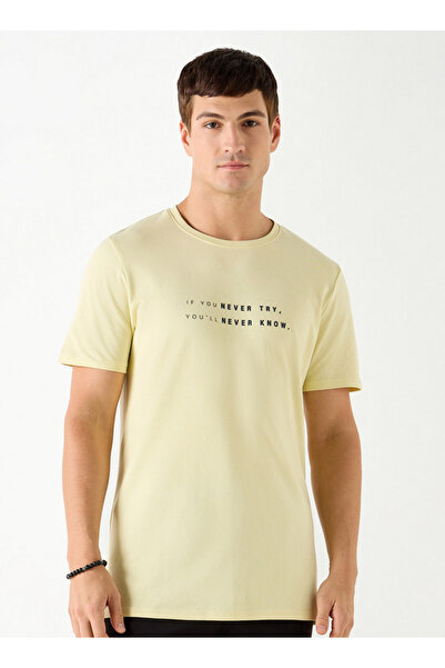 Iconic تي شيرت بطبعة شعار ورقبة دائرية وأكمام قصيرة