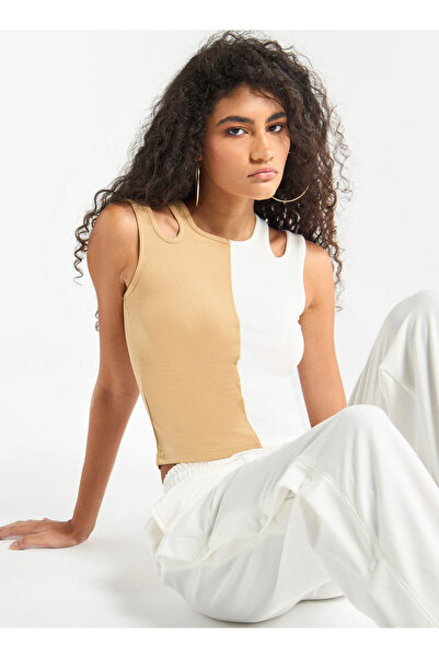 FAV Colourblock Ribbed Sleeveless Top with Cutout Detail and Round Neck