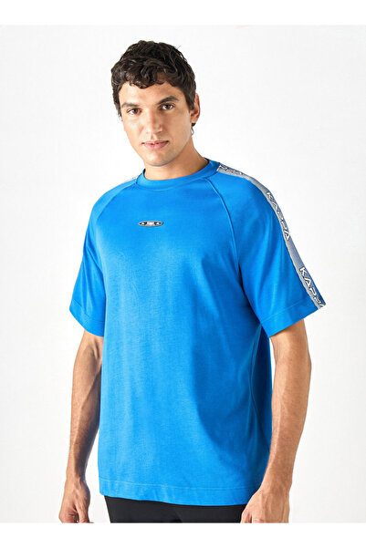 Kappa تي شيرت مطبوع عليه شعار مع رقبة دائرية وأكمام راجلان