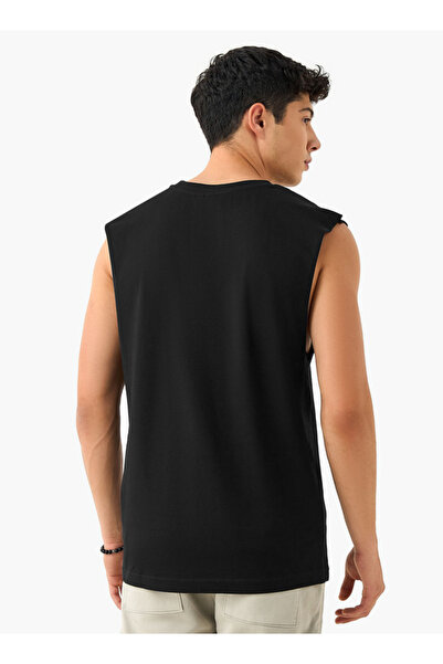 SP Characters Metallica Print Crew Neck Sleeveless T-shirt