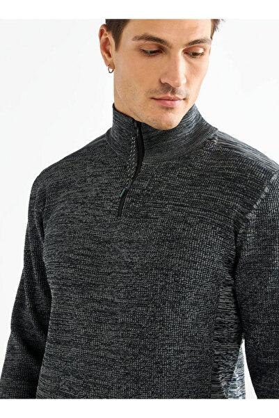 FAV Textured Sweatshirt With High Neck And Long Sleeves