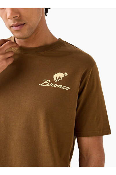 SP Characters تي شيرت بطبعة برونكو ورقبة دائرية