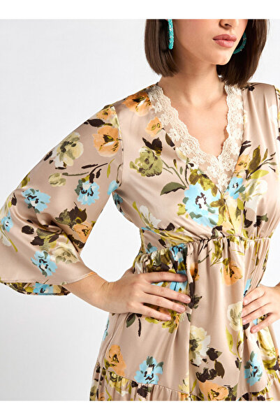 FAV Floral Print Midi Dress with Lace Detail and 3/4 Sleeves