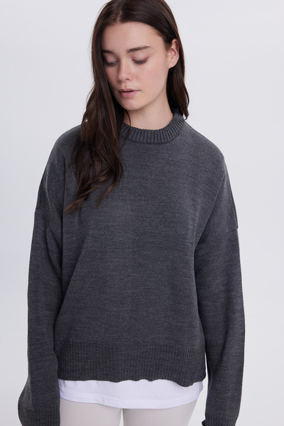 Tudors Women's Oversized Wide Cut Crew Neck Anthracite Sweater