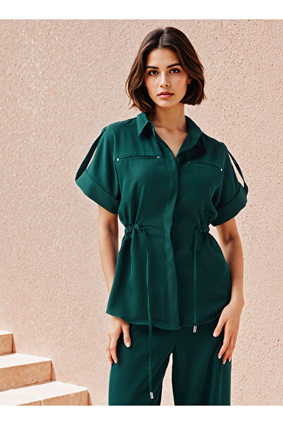 Iconic قميص عملي بقصّة عادية وياقة مع تفاصيل ربطة عنق