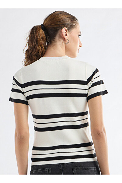 FAV Striped Crew Neck T-shirt With Short Sleeves