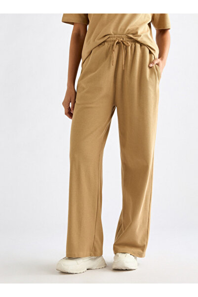 FAV Embroidered Crew Neck T-shirt And Pants Set