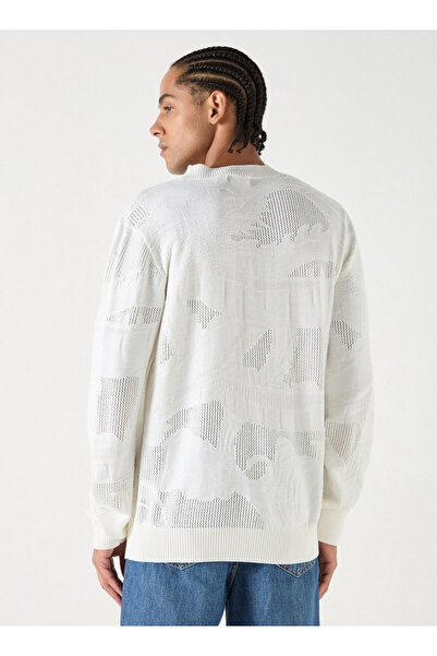 FAV Textured Sweater with Round Neck and Long Sleeves