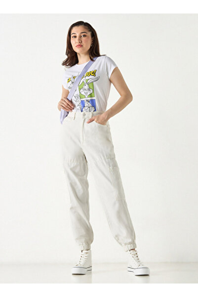 SP Characters تي شيرت بطبعة Bugs Bunny ورقبة دائرية وأكمام قصيرة