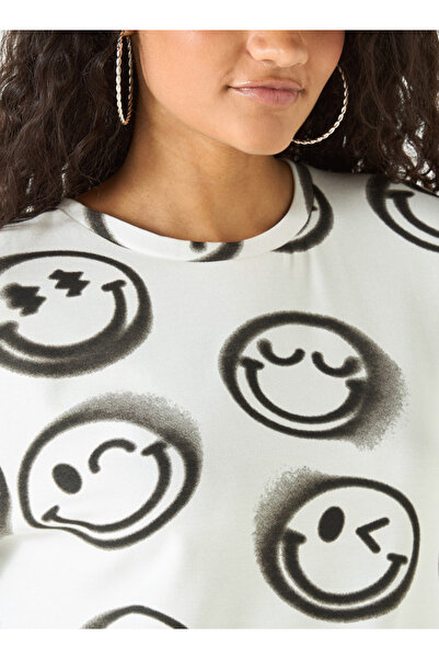 SP Characters All-Over SmileyWorld Print Crew Neck T-shirt with Short Sleeves