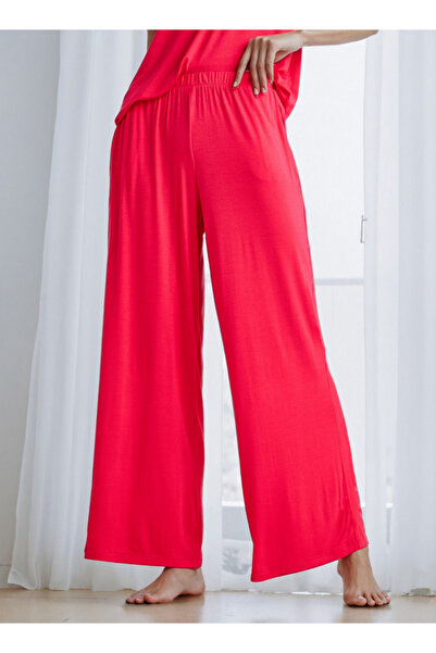 FAV Lace Detail Camisole and Pyjama Set