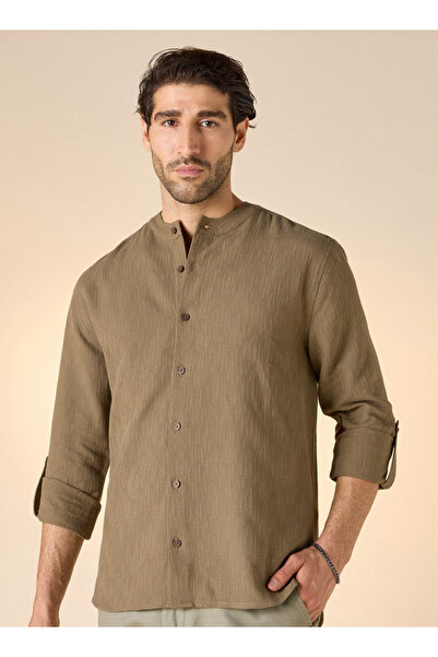 Iconic قميص مميز منقوش بياقة ماندرين وأكمام طويلة