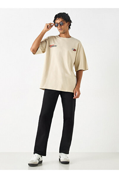 SP Characters تي شيرت بطبعة Celestials برقبة دائرية وأكمام قصيرة