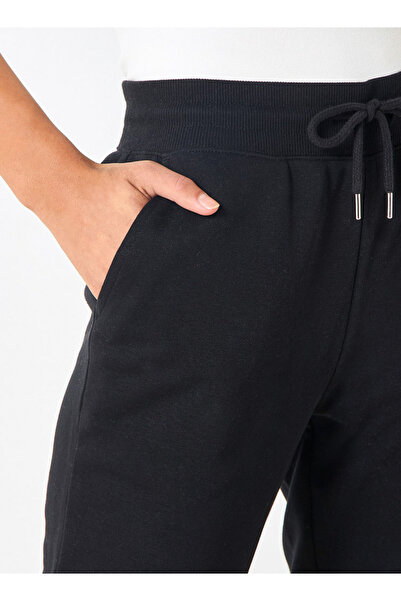 FAV Solid Flexi Waist Joggers with Pockets and Drawstring Closure