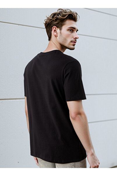 SP Characters تي شيرت بطبعة لوني تونز مع رقبة دائرية