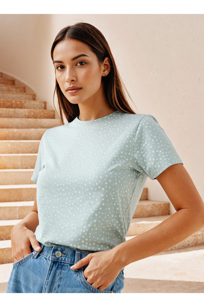 FAV تي شيرت مطبوع بياقة دائرية