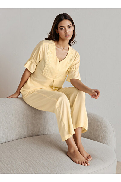 FAV طقم بيجامة (قميص وبنطال بأزرار) من الفيسكوز