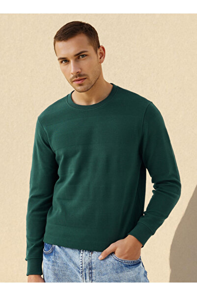 FAV سويت شيرت منقوش