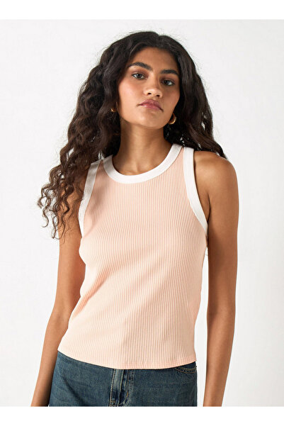 FAV بلوزة بدون أكمام ذات نسيج محكم ورقبة دائرية