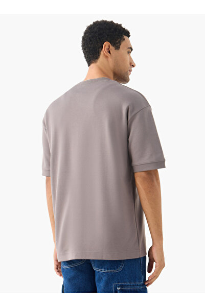 SP Characters تي شيرت بطبعة Squid Games برقبة دائرية وأكمام قصيرة