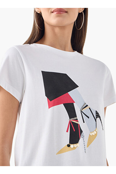 FAV Embroidered Crew Neck T-shirt with Short Sleeves