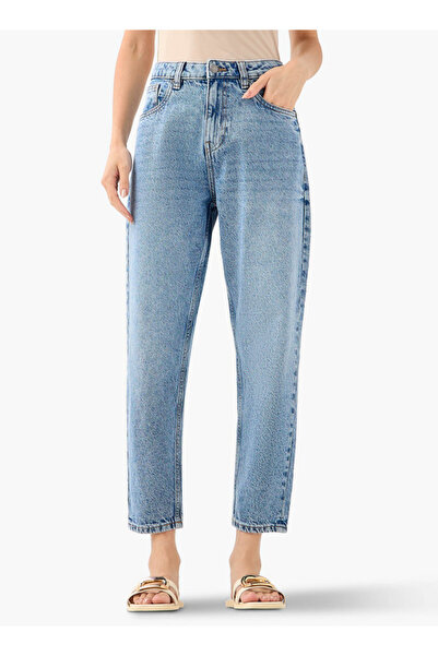 FAV بنطلون جينز بخصر مرتفع وجيوب بقصة Mom Fit