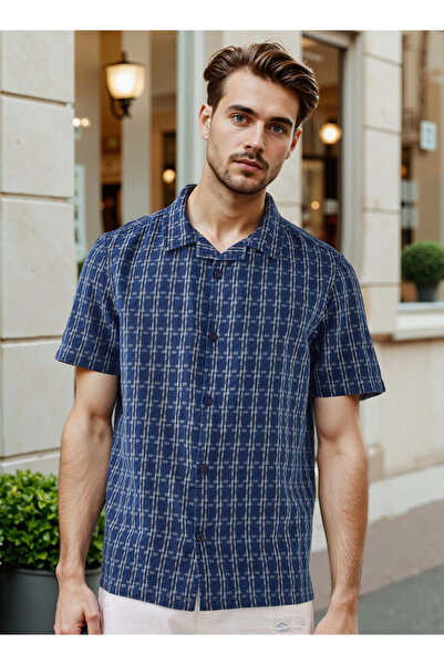 Lee Cooper قميص منقوش بقصّة عادية مع ياقة معسكر