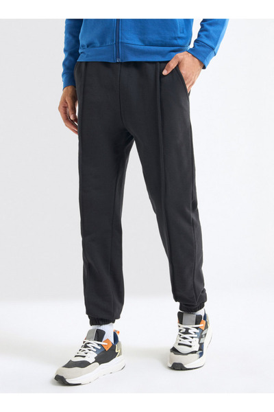 FAV Solid Regular Fit Joggers with Flexi Waistband and Pockets