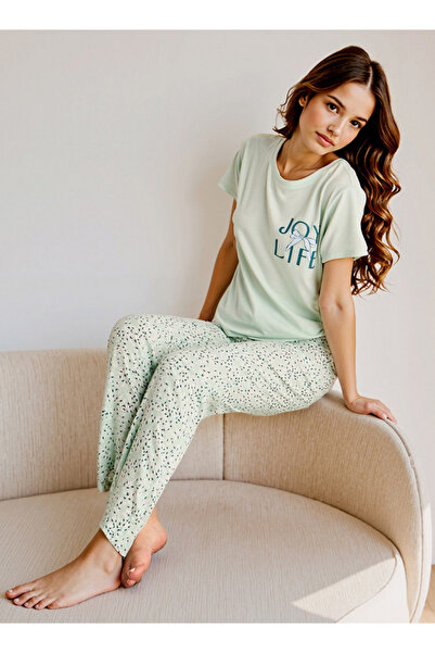 FAV طقم تي شيرت وبيجامة بطبعة جرافيكية