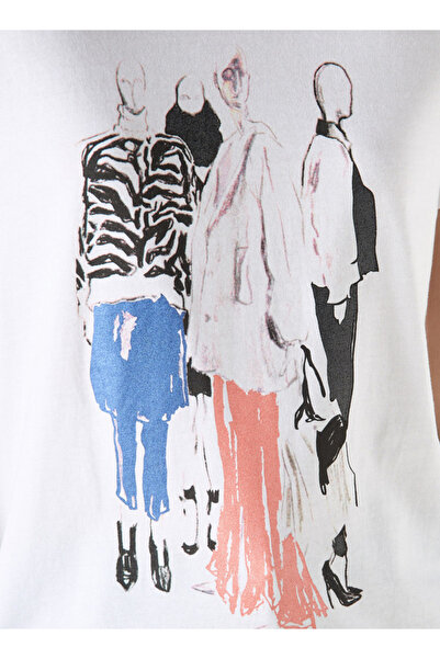 FAV Graphic Print Crew Neck T-shirt with Short Sleeves