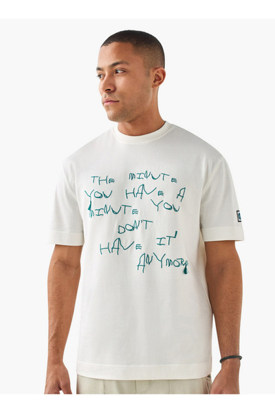 Lee Cooper تي شيرت لي كوبر مطرز بشعار لي كوبر، بياقة دائرية وأكمام قصيرة