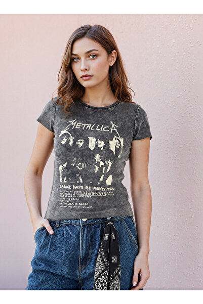 SP Characters Metallica Acid Wash Print T-shirt with Round Neck