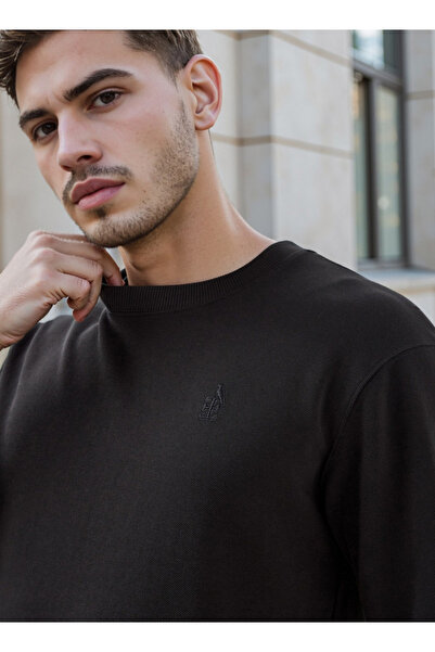 SP Characters Emperor Logo Embroidered Crew Neck T-shirt