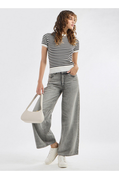 FAV Striped Crew Neck T-shirt With Short Sleeves