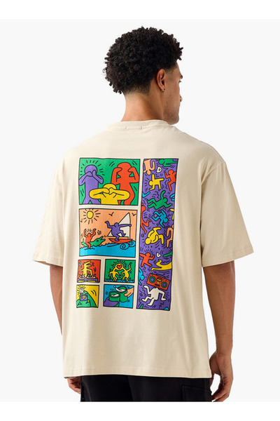 FAV تي شيرت رجالي بقصّة عادية ورقبة دائرية وأكمام قصيرة وطبعة جرافيكية