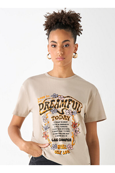 Lee Cooper Slogan Print Short Sleeves T-shirt with Crew Neck